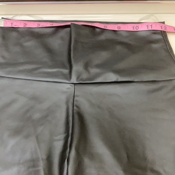 Boutique with Grace Soft & Stretchy Faux Leather Leggings NIP - Picture 10 of 11